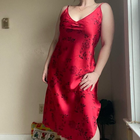 SOLDVintage red floral satin slip dressSOLD - Picture 6 of 8